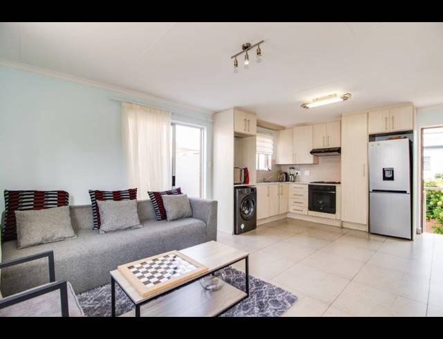 2 BEDROOM APARTMENT FOR SALE IN MAROELADAL